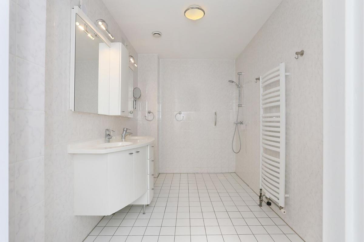 Te Huur 4 Kamer Appartement Volendamlaan In Den Haag