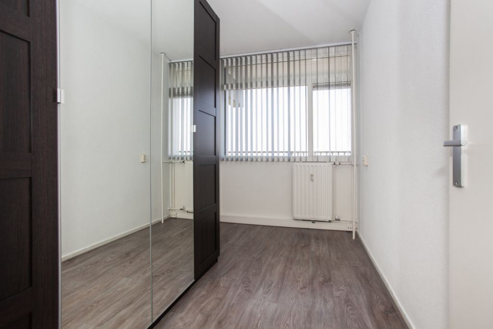 Te Huur 4 Kamer Appartement Volendamlaan In Den Haag