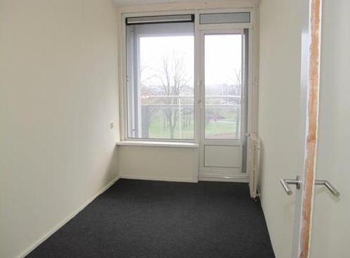 Te Huur 3 Kamer Appartement Burgemeester Hazenberglaan In Rotterdam