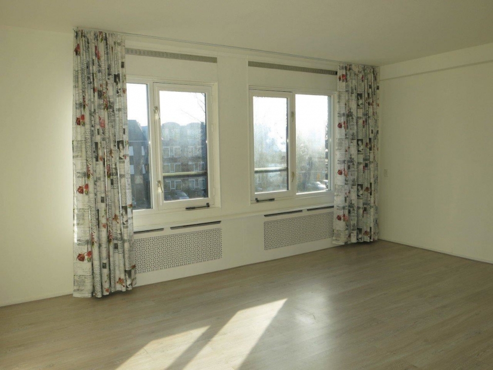 Te Huur 4 Kamer Appartement Schollevaartse Dreef In Rotterdam