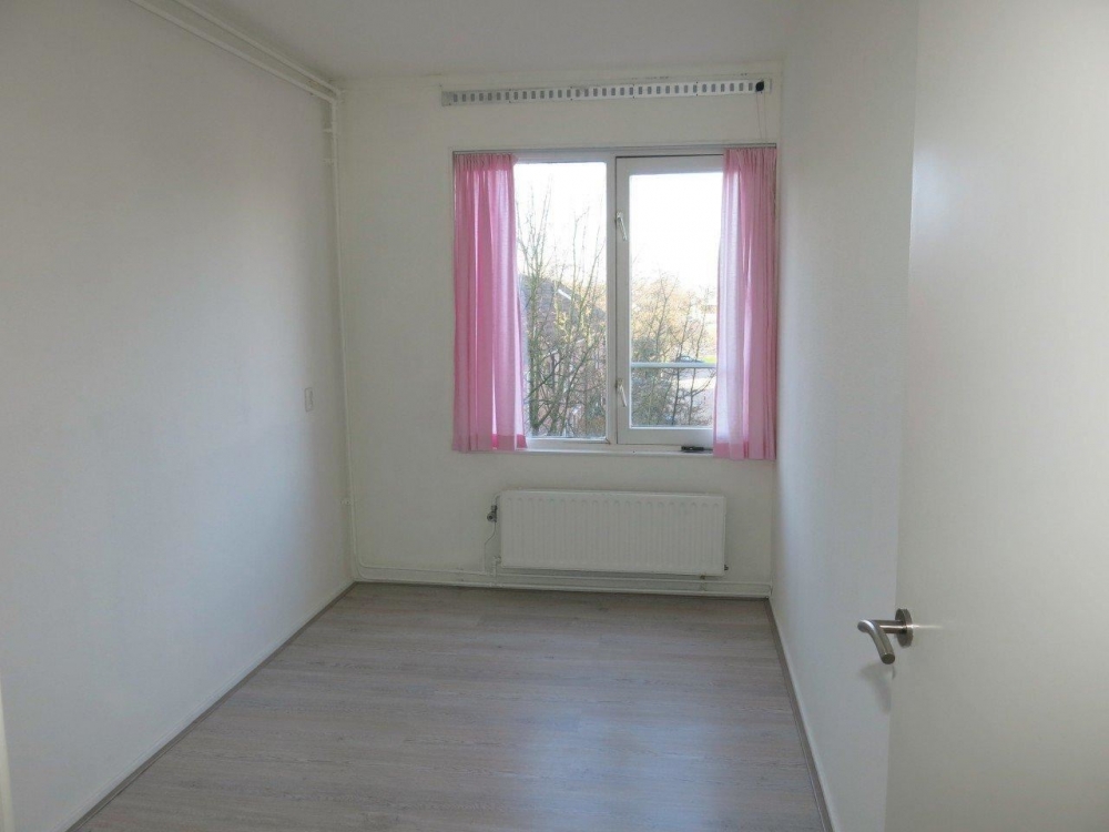 Te Huur 4 Kamer Appartement Schollevaartse Dreef In Rotterdam