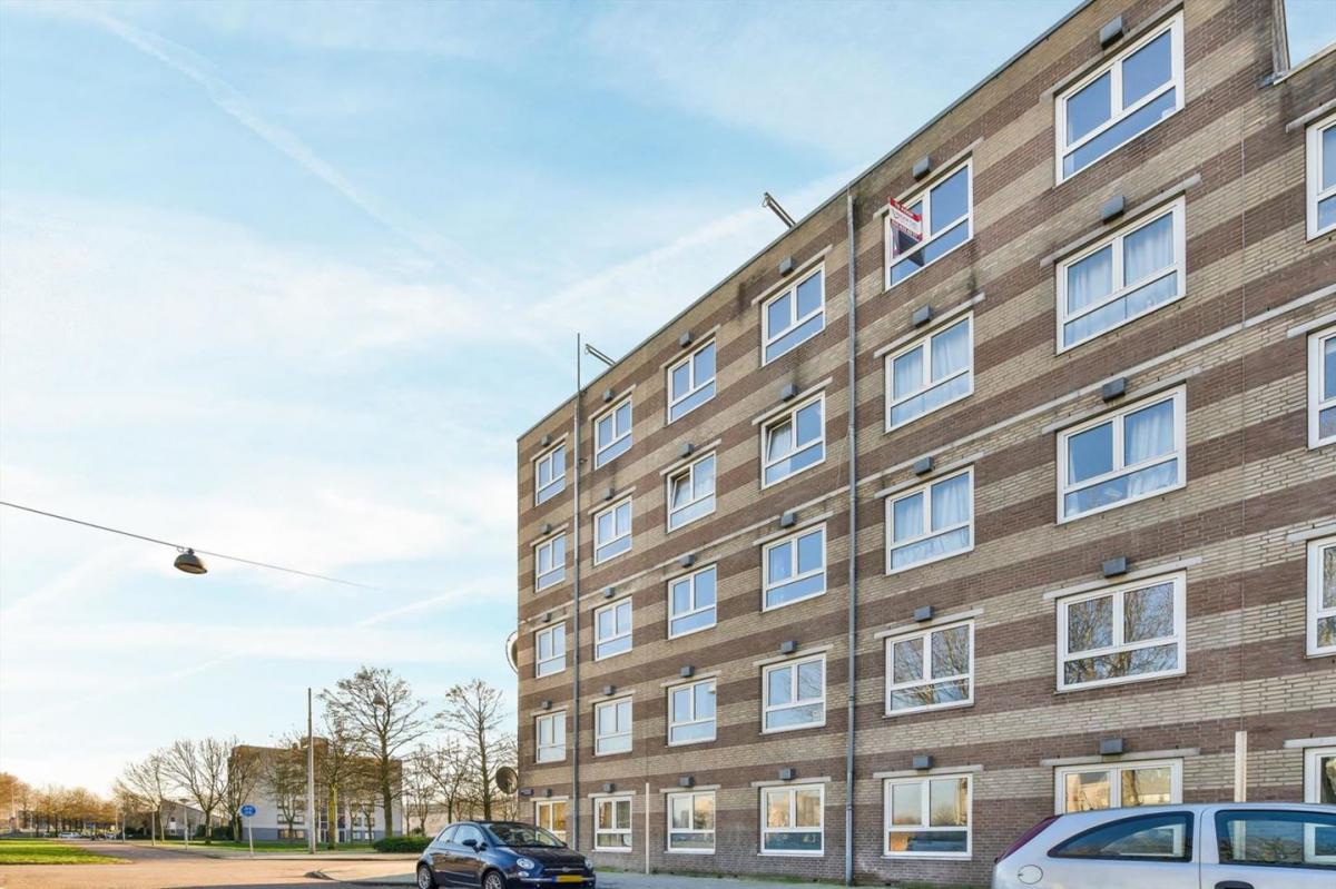 Te Huur 2 Kamer Appartement Dostojevskisingel In Amsterdam