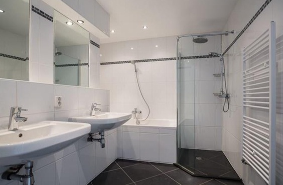 Te Huur 3 Kamer Appartement Middenweg In Amsterdam