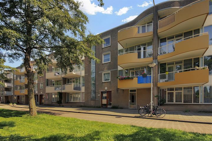 Te Huur 4 Kamer Appartement Streefkerkstraat In Amsterdam