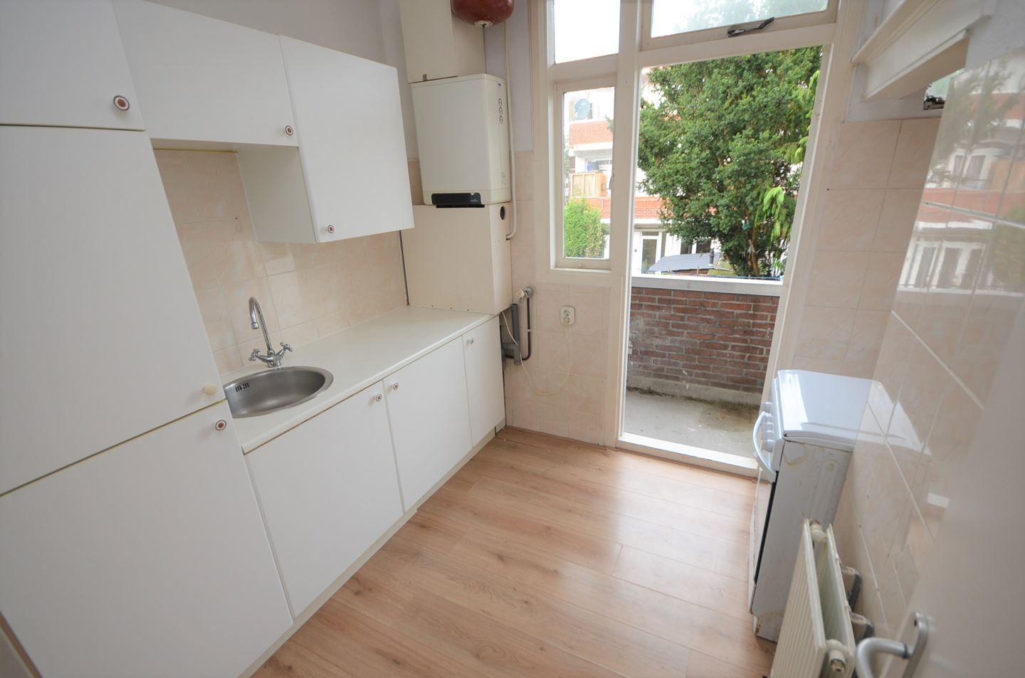 Te Huur 2 Kamer Appartement Barneveldstraat In Den Haag
