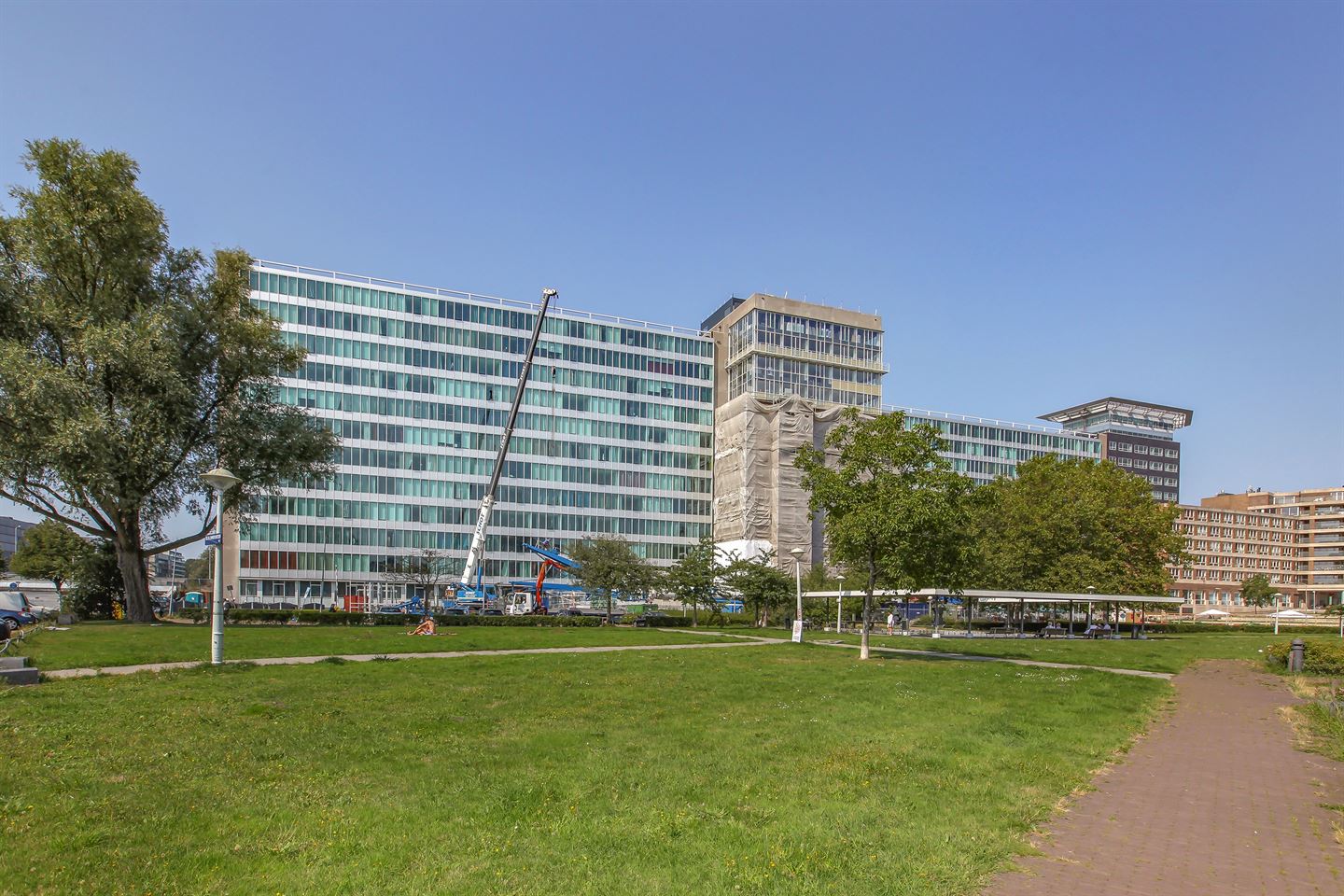 Te Huur 1 Appartement Bos en Lommerplantsoen In Amsterdam