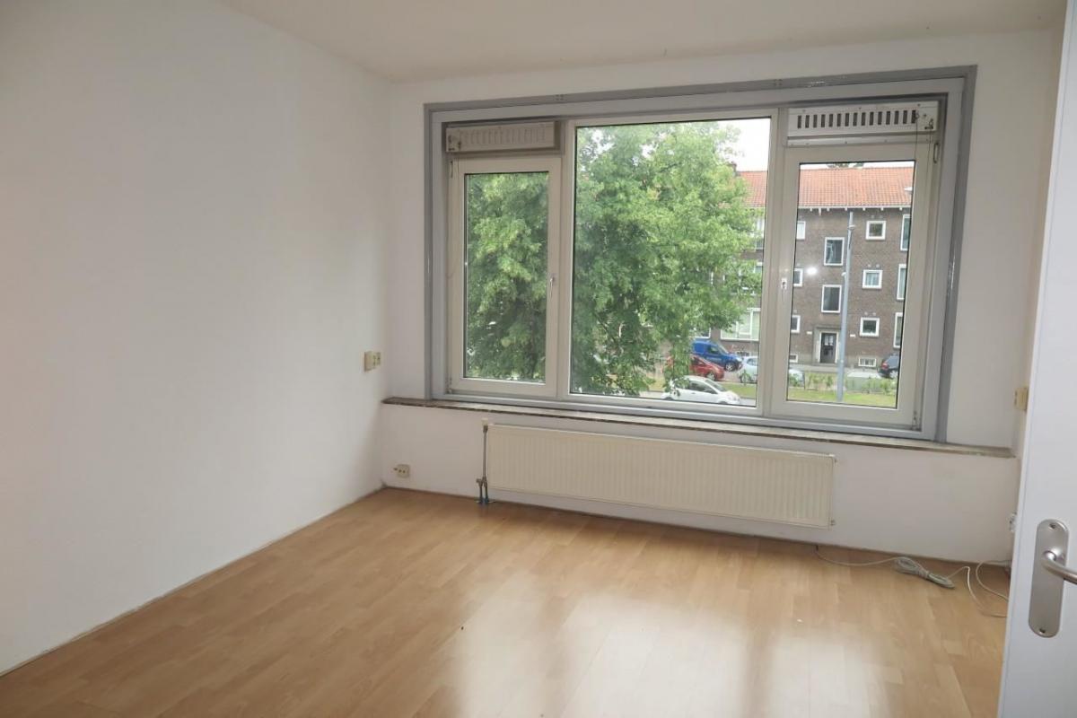 Te Huur 3 Kamer Appartement Dorpsweg In Rotterdam