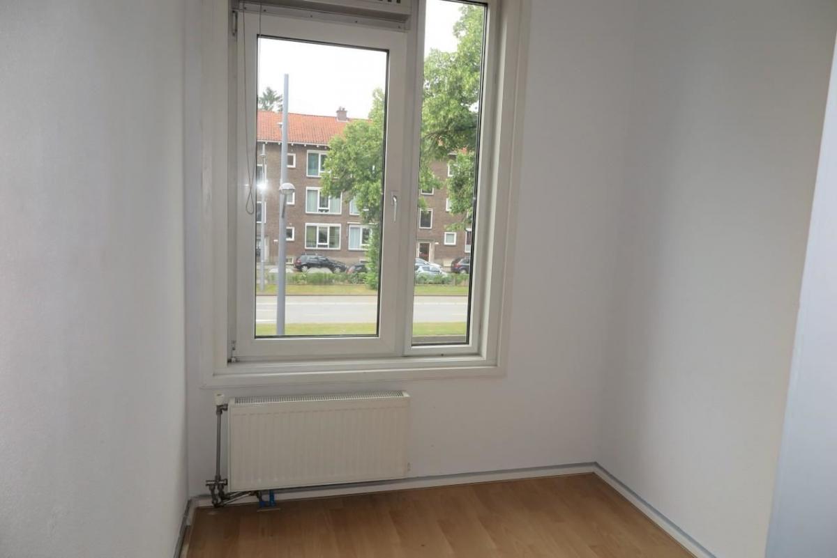 Te Huur 3 Kamer Appartement Dorpsweg In Rotterdam